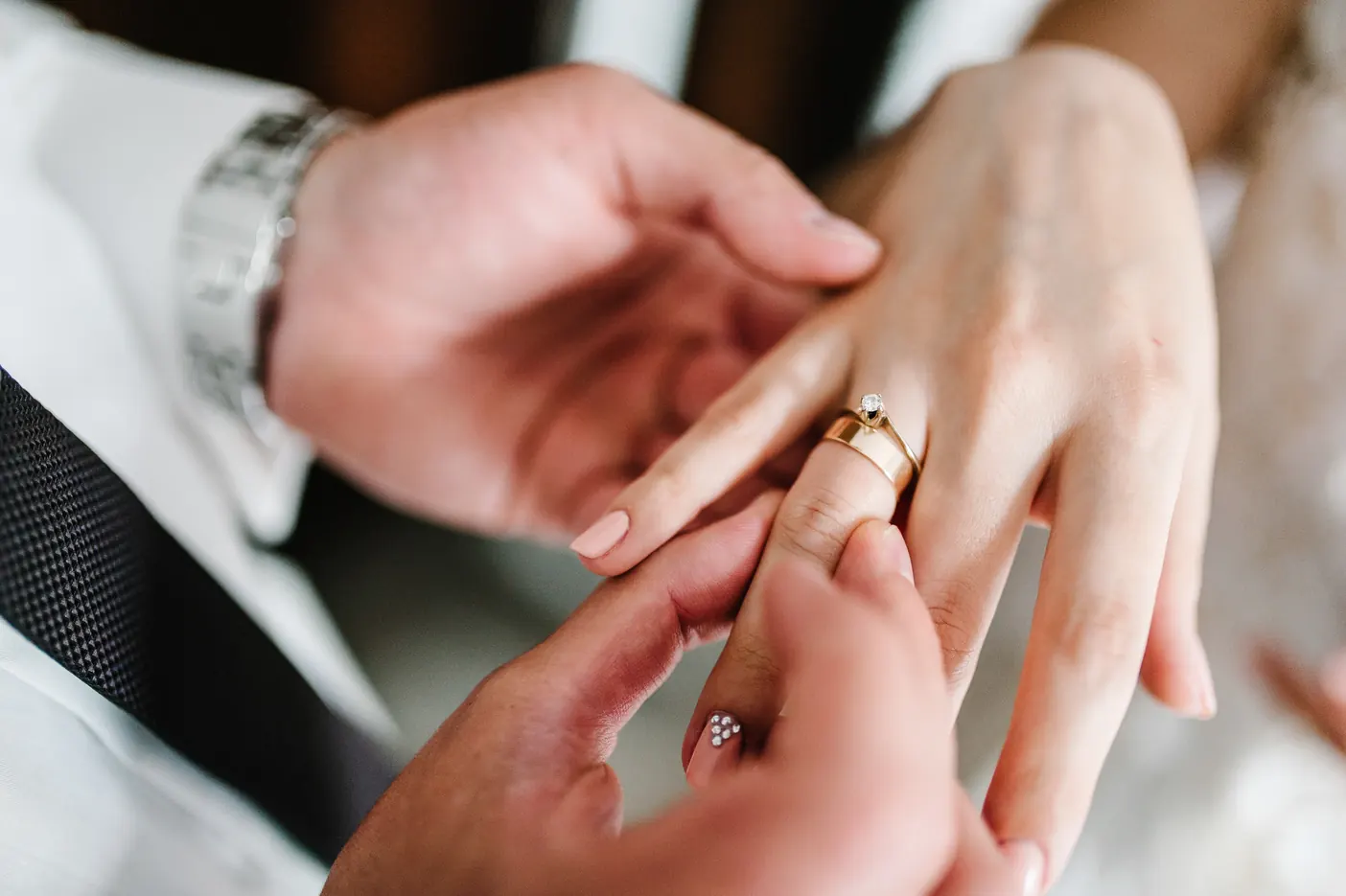 Urlop okolicznościowy na ślub – komu się należy i ile dni przysługuje?
