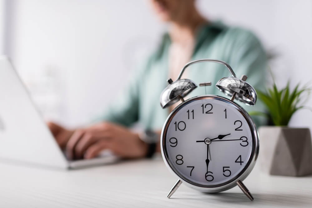 Czas pracy 2025 – ile dni wolnych i godzin pracy przewiduje ten rok?
