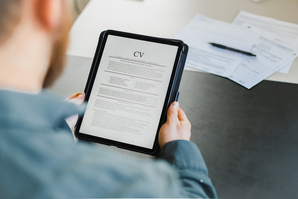 Życiorys zawodowy – jak napisać, by dostać pracę? Praktyczne porady