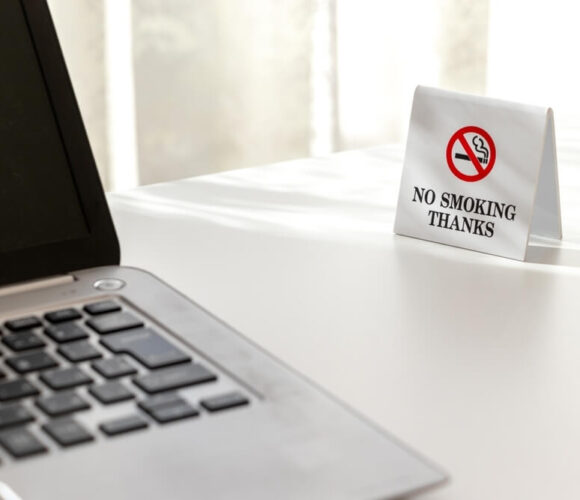 Zakaz palenia w pracy – co może zrobić pracodawca?