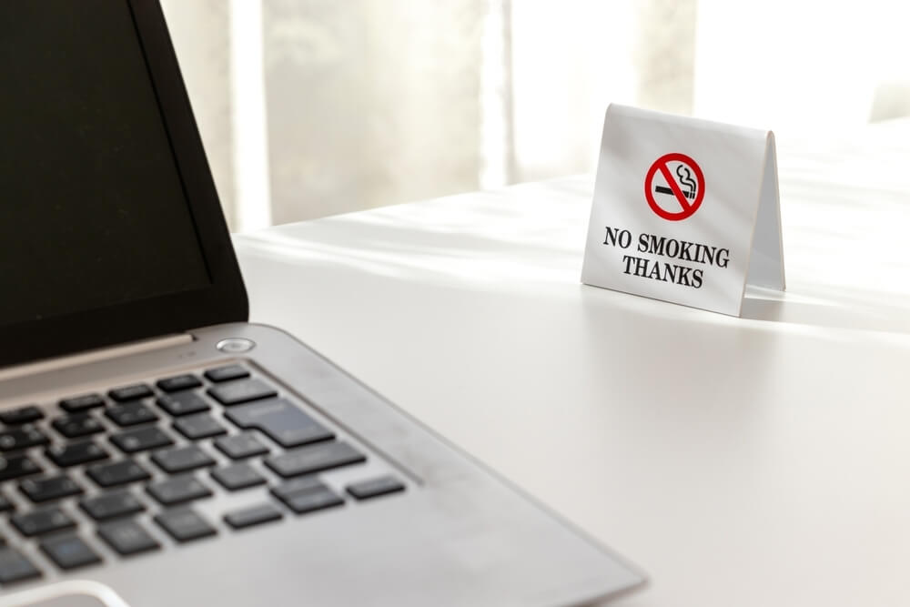 Zakaz palenia w pracy – co może zrobić pracodawca?