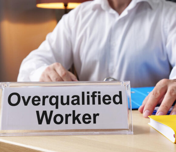 Overqualified – jak wpływa to na znalezienie pracy?