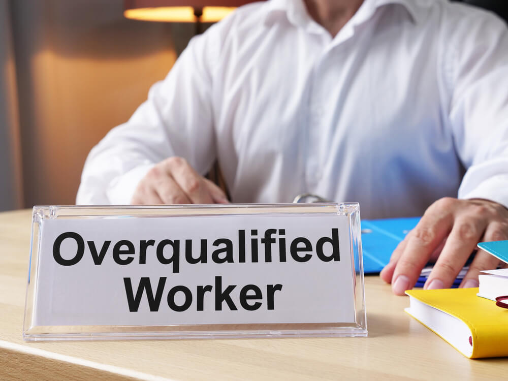 Overqualified – jak wpływa to na znalezienie pracy?